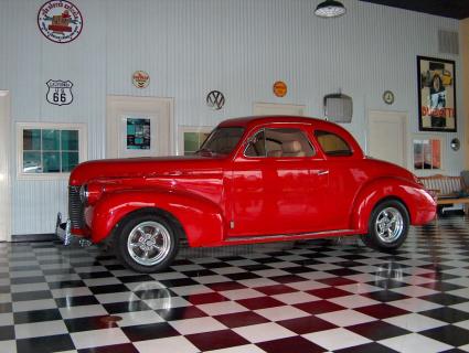 1940 Pontiac 2 Dr Sedan